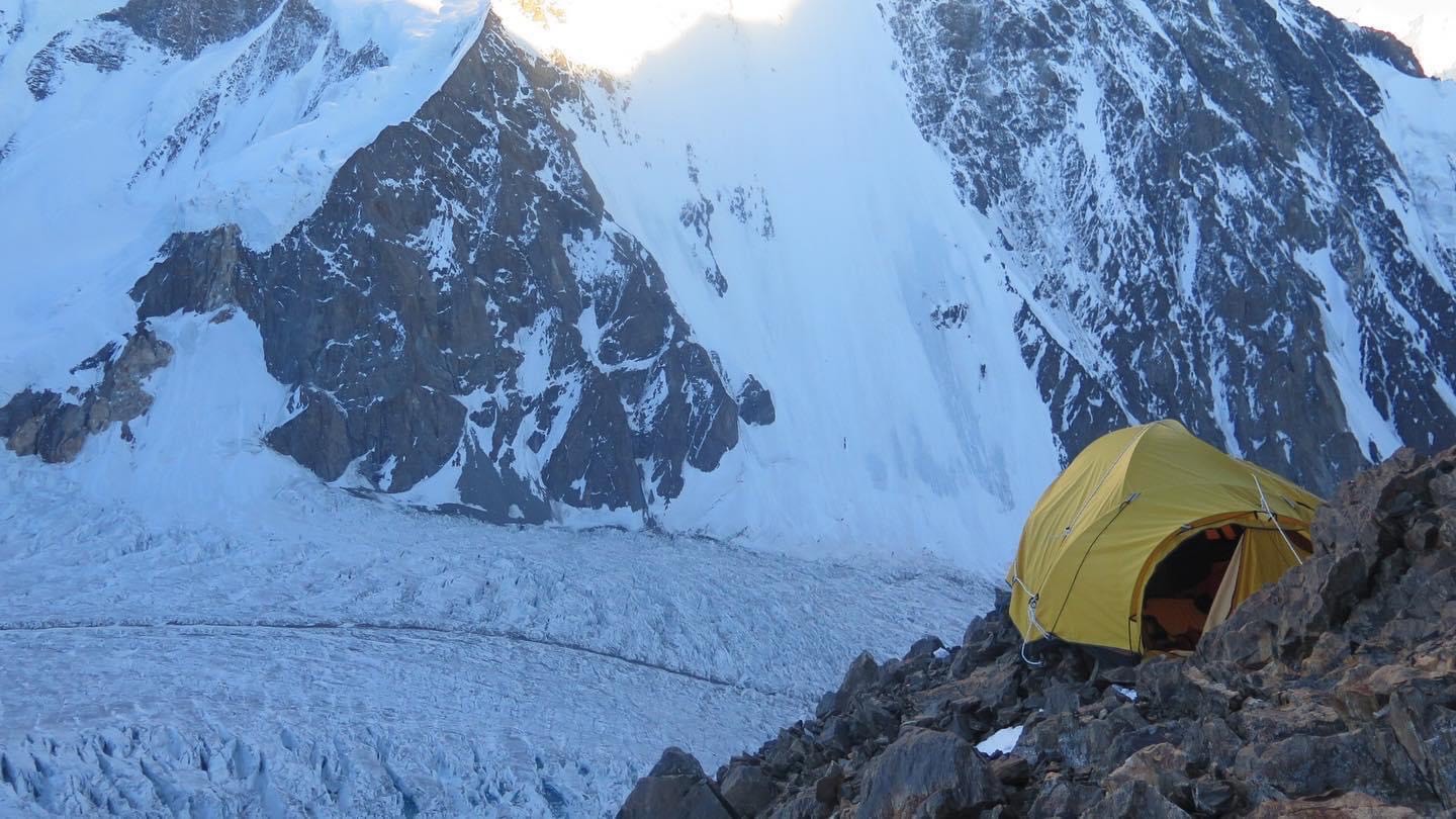 Первый высотный лагерь на К2 команды Мингмы Галйе Шерпа (Mingma Gyalje Sherpa). Фото Mingma Gyalje Sherpa