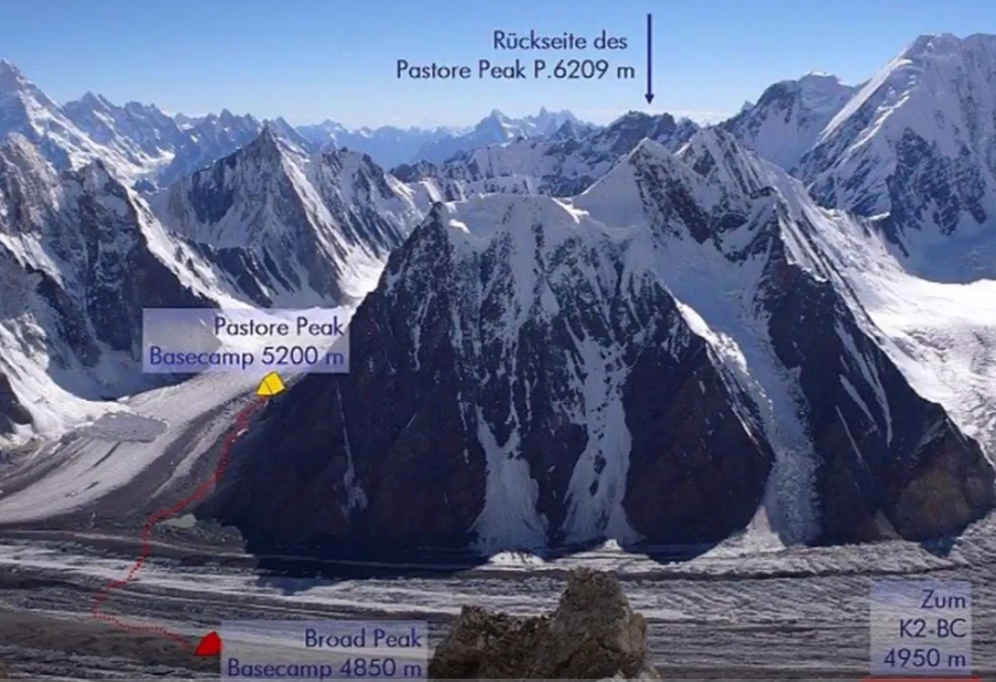 Пастор Пик (Pastore Peak) высотой 6209 метров