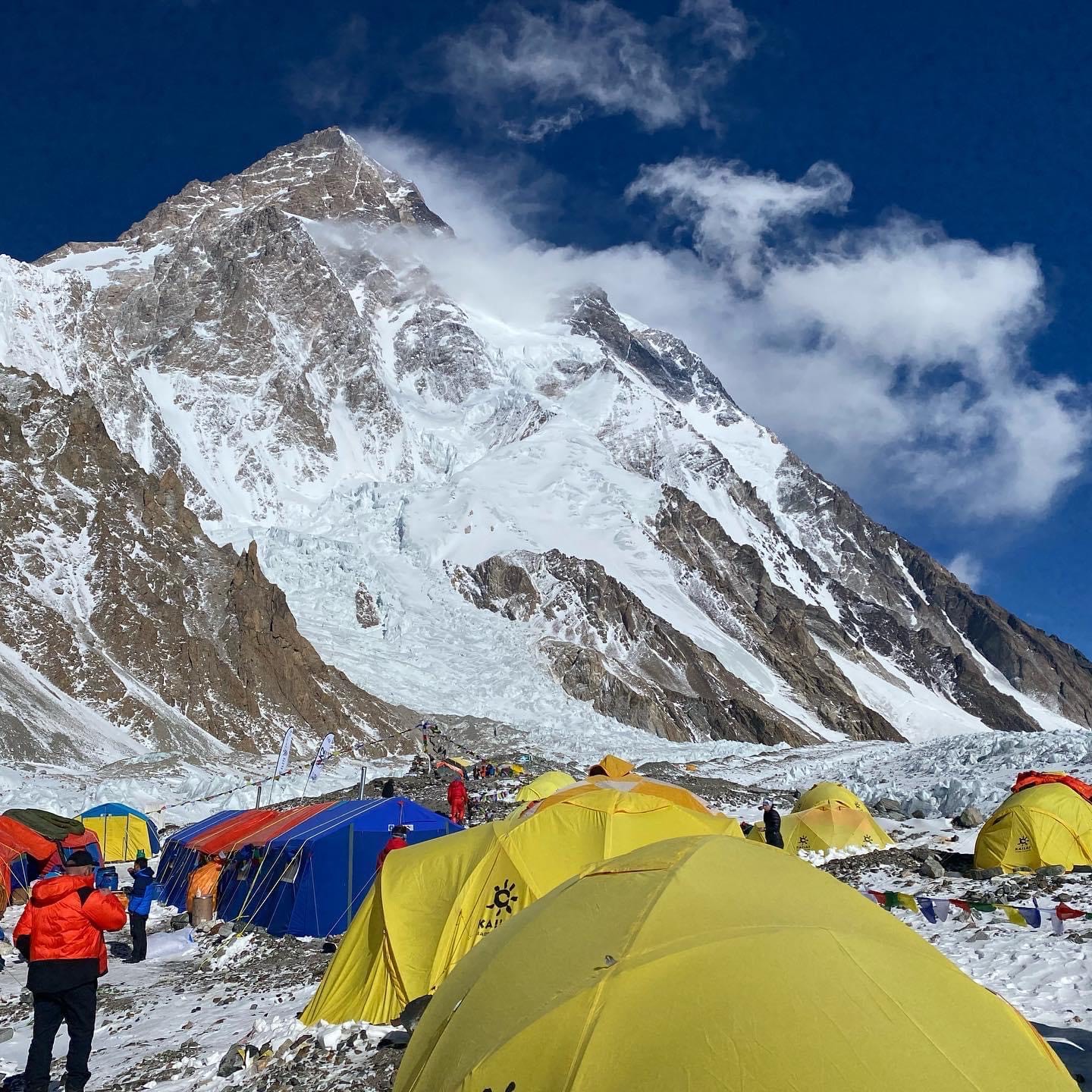 вид на восьмитысячник К2. Фото Chhang Dawa Sherpa