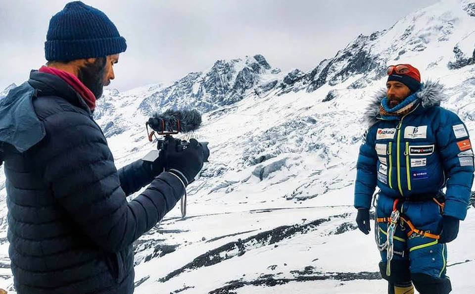 Алекс Тикон (Alex Txikon) на выходе из базового лагеря