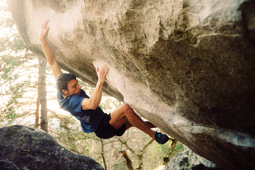 Саймон Лоренци (Simon Lorenzi) на проблеме Big Island Sit Start 9А (V17)