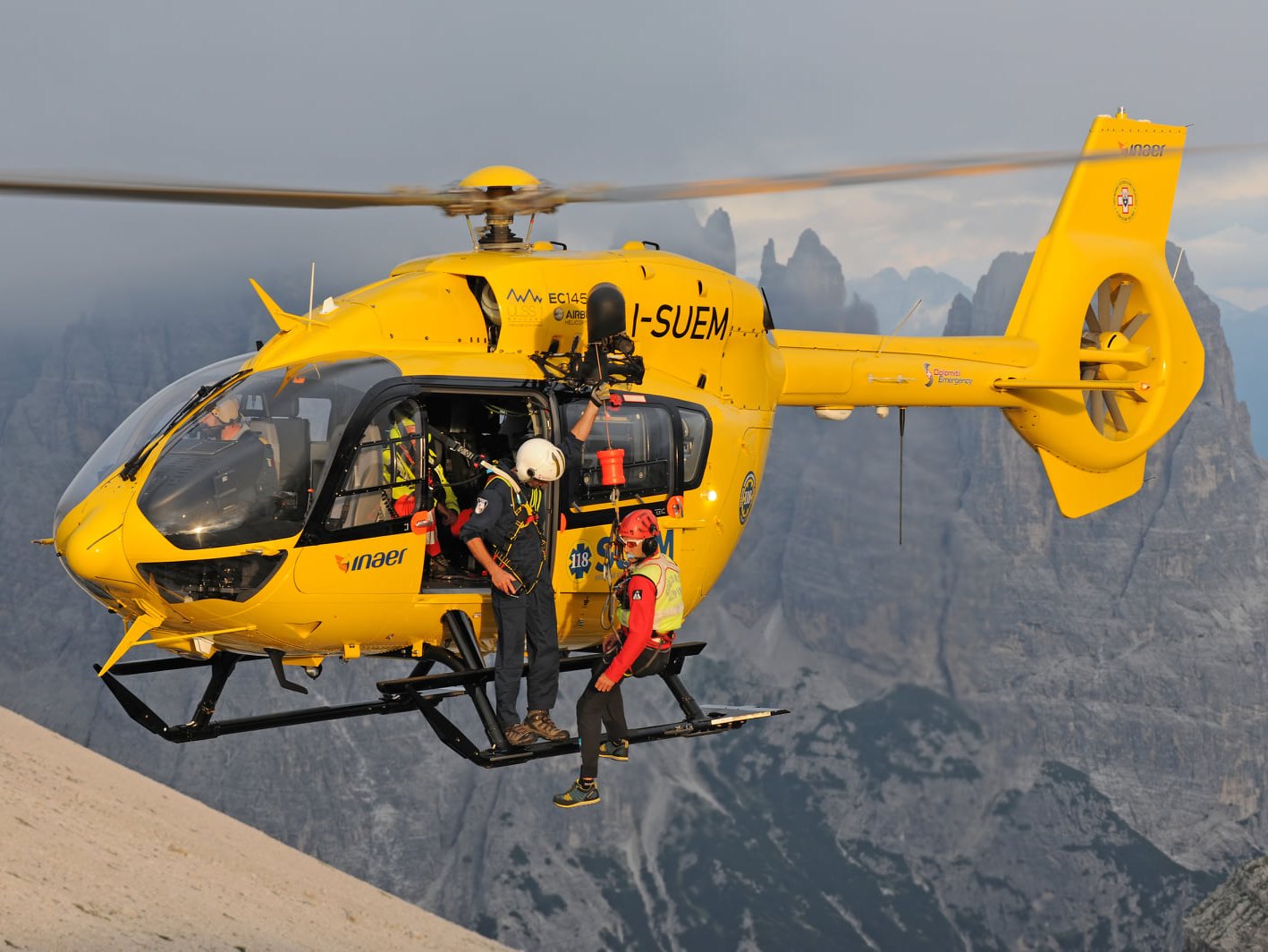 Итальянская спасательная служба Corpo Nazionale Soccorso Alpino e Speleologico. Фото CNSAS