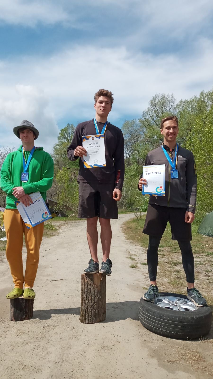 студенческий Чемпионат Украины по скалолазанию на природном рельефе. Фото www . fais . org . ua