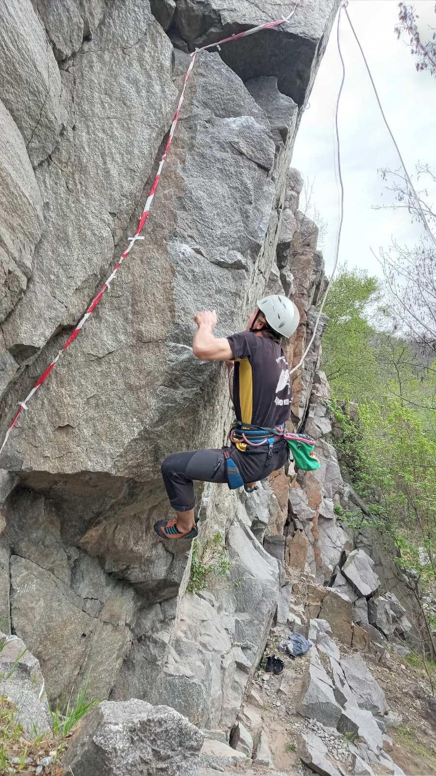 студенческий Чемпионат Украины по скалолазанию на природном рельефе. Фото www . fais . org . ua