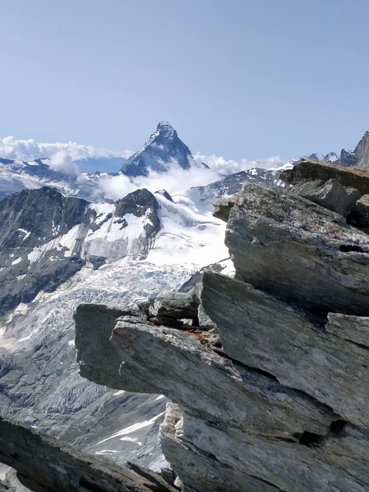 восхождение на вершину Вайсхорн (Weisshorn) высотой 4505 метров в Пеннинских Альпах в Швейцарии.  Фото Николай Колосовский (Хмельницкий) и Александр Талабко (Киев)