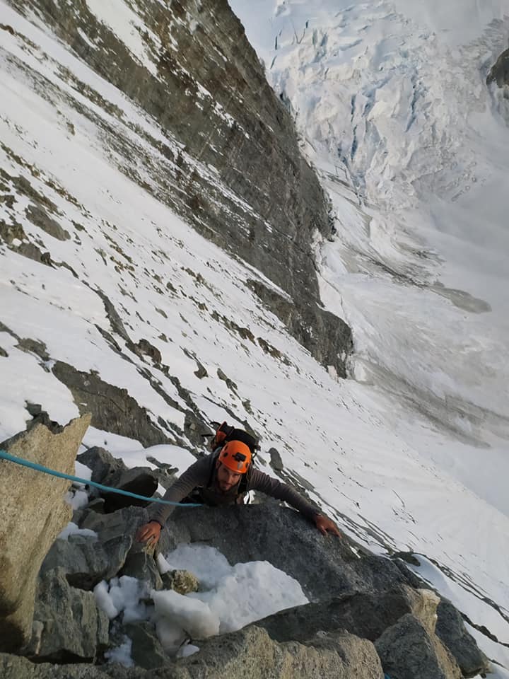 восхождение на вершину Вайсхорн (Weisshorn) высотой 4505 метров в Пеннинских Альпах в Швейцарии.  Фото Николай Колосовский (Хмельницкий) и Александр Талабко (Киев)