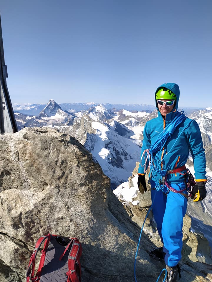 восхождение на вершину Вайсхорн (Weisshorn) высотой 4505 метров в Пеннинских Альпах в Швейцарии.  Фото Николай Колосовский (Хмельницкий) и Александр Талабко (Киев)