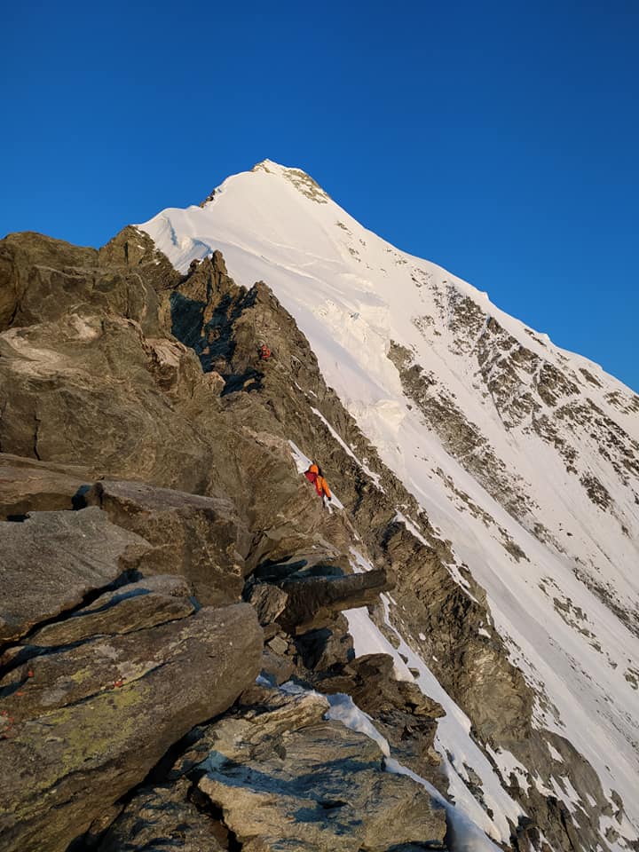 восхождение на вершину Вайсхорн (Weisshorn) высотой 4505 метров в Пеннинских Альпах в Швейцарии.  Фото Николай Колосовский (Хмельницкий) и Александр Талабко (Киев)