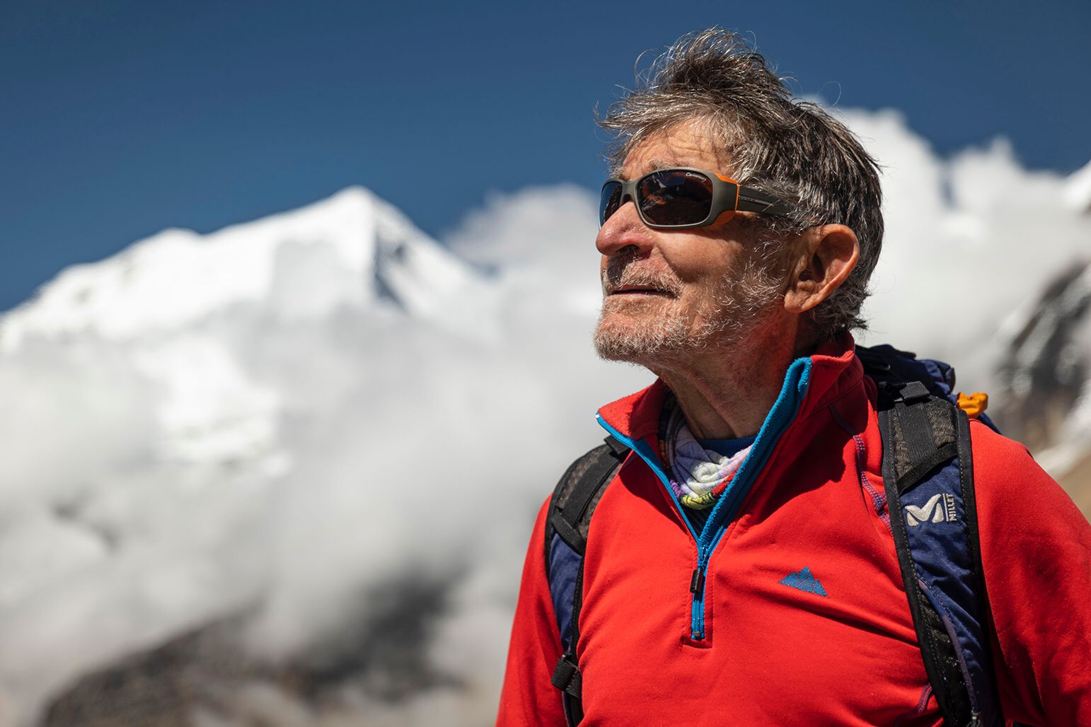 Карлос Сория (Carlos Soria) в базовом лагере восьмитысячника Дхаулагири (Dhaulagiri, 8167 м). Фото Luis Miguel Soriano