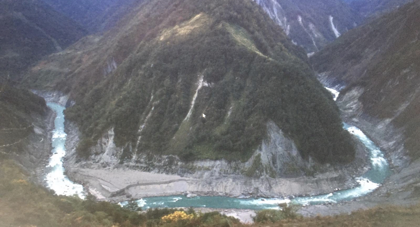 река Ярлунг Цангпо (Yarlung Tsangpo)