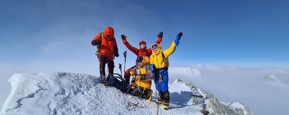 Українська експедиція піднялася на найвищу гору Антарктиди. Фото Валентин Сипавін