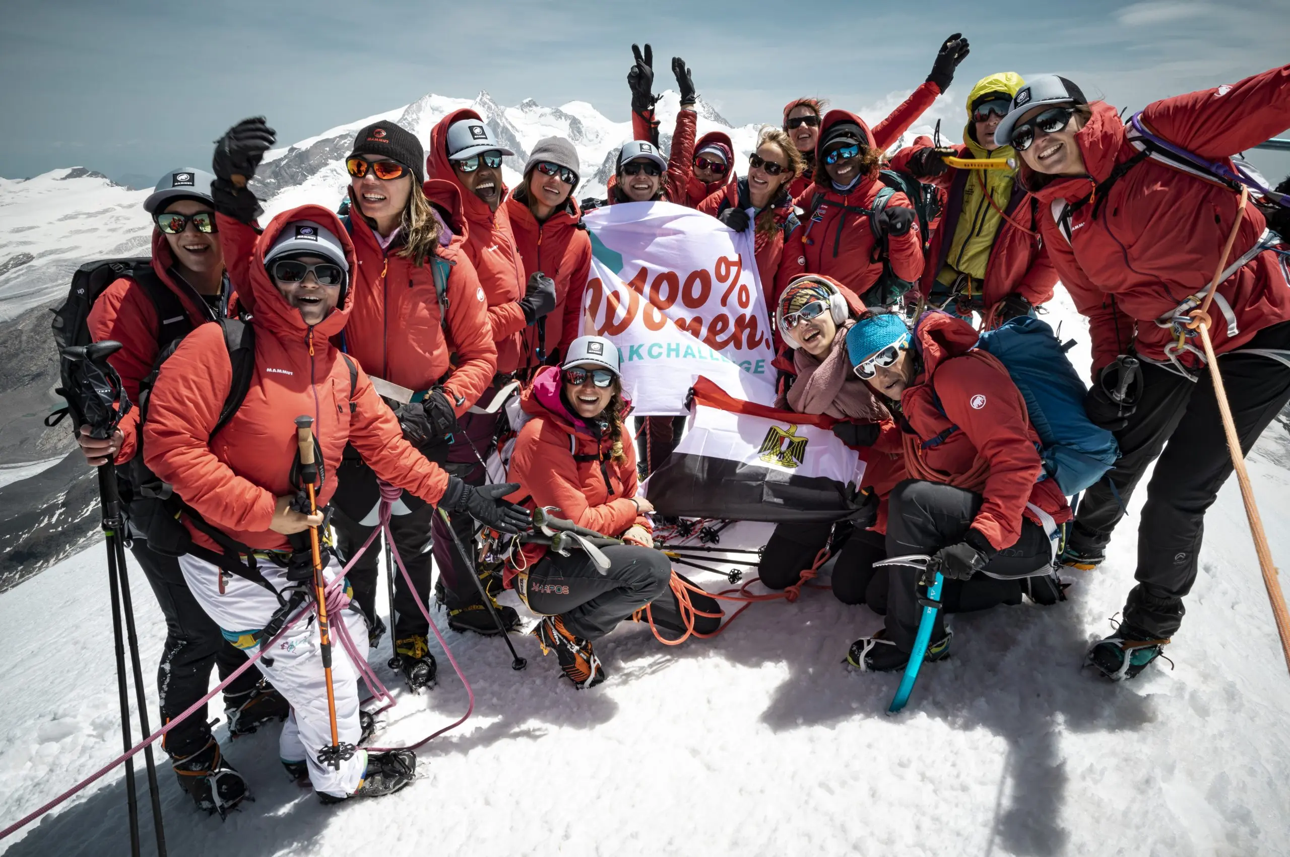 Команда "100% Women" на вершине горы Брайтхорн (Breithorn, 4164 метра). Фото  Schweiz Tourismus / Nicole Schafer