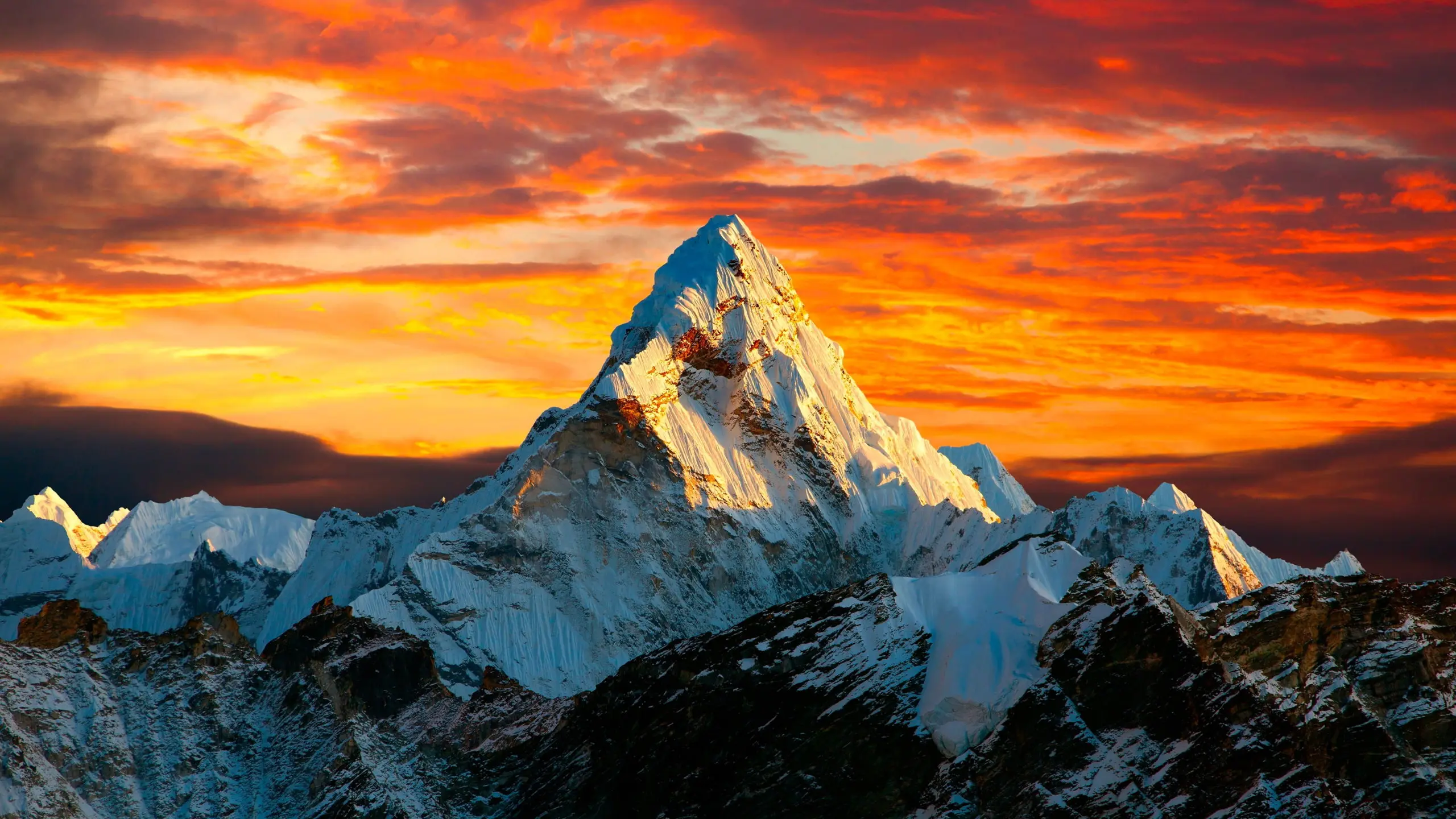 Ама-Даблам (Ama Dablam) висотою 6812 метрів