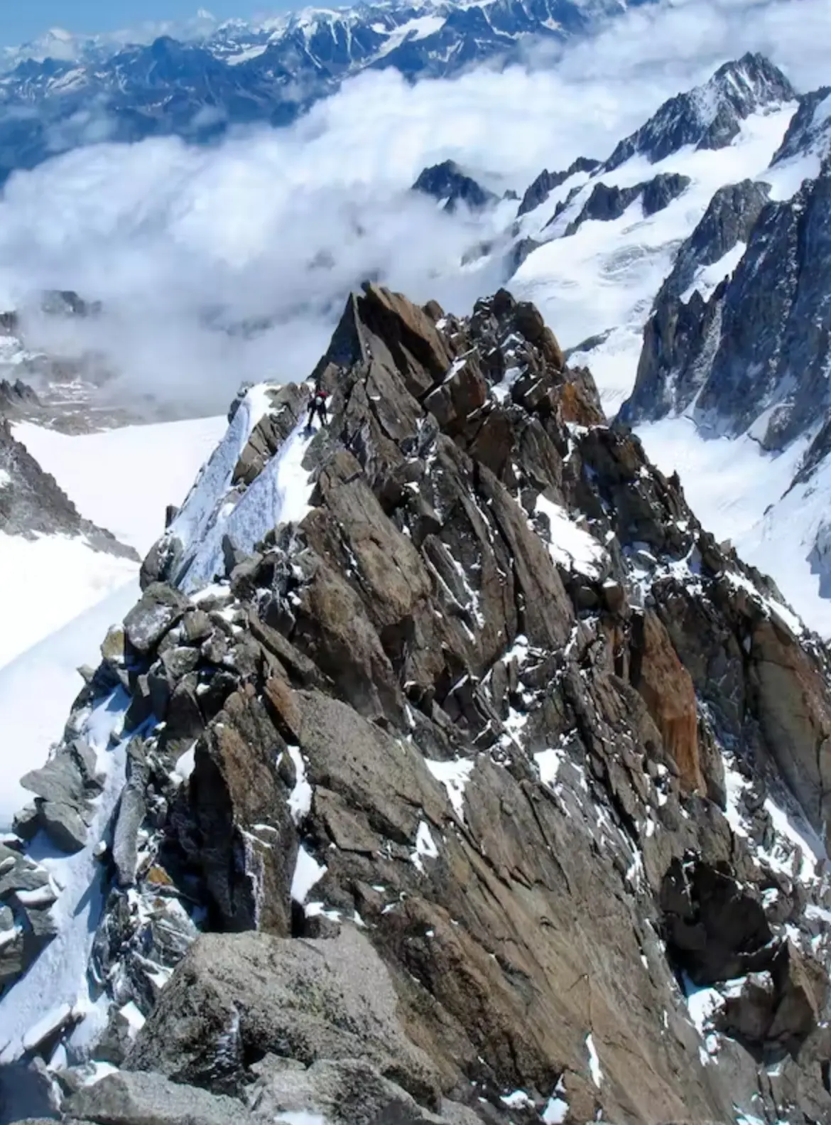 Маршрут по хребту Форбс (Forbes Arête), Егюй дю Шардоне (Aiguille du Chardonnet)