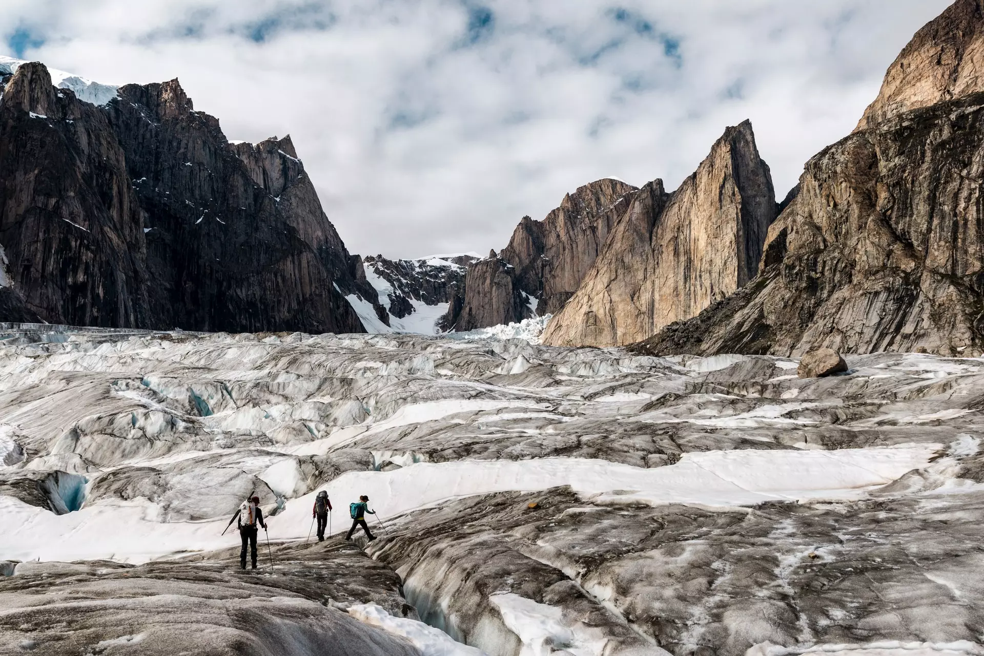 На шляху до східної сторони Northern Sun Spire. Фото Ramona Waldner/Via Sedna