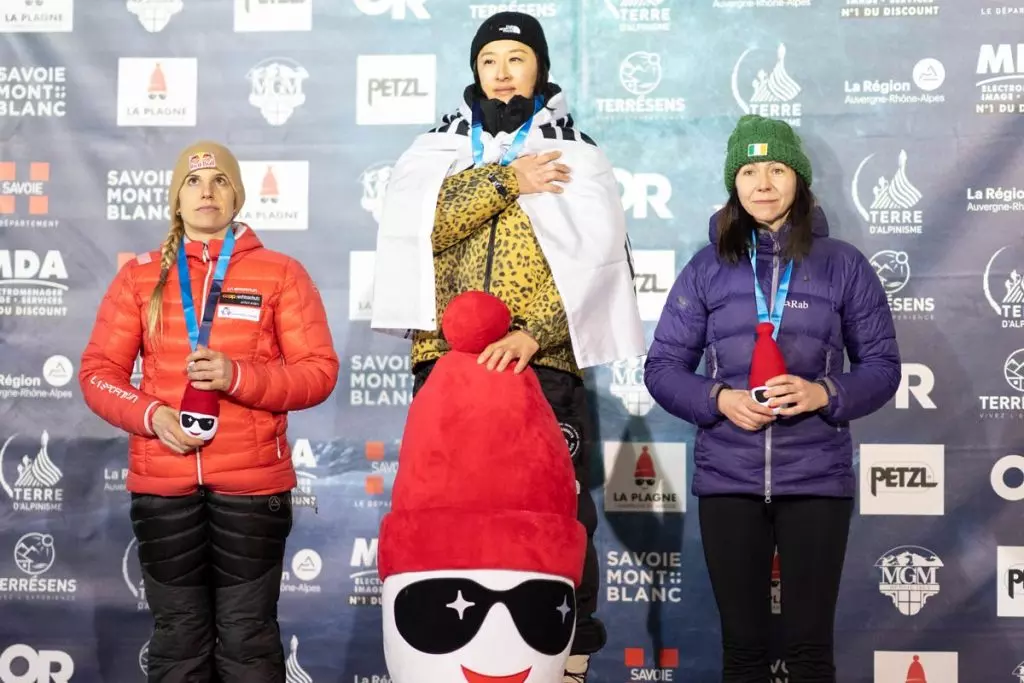 1 місце: Шін Унсон (Shin Woonseon, Південна Корея) 2 місце: Петра Клінгер (Petra Klingler, Швейцарія) 3 місце: Еймір МакШвігган (Eimir McSwiggan, Ірландія). Фото UIAA ICE CLIMBING 