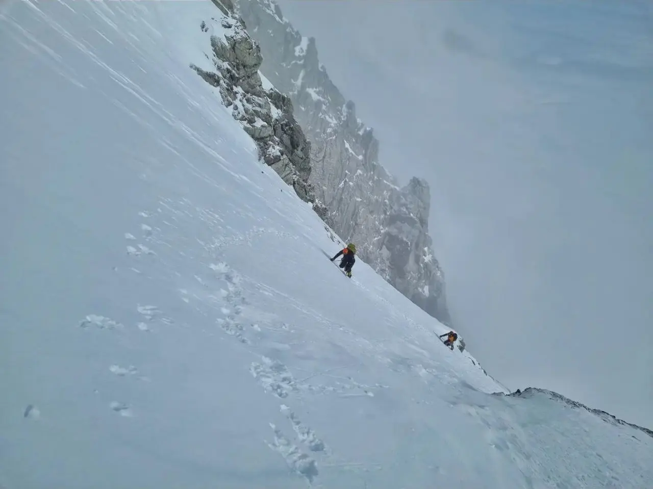 Алекс Гоннольд (Alex Honnold) та Естебан "Топо" Мена (Esteban "Topo" Mena) у сходженні на <br>вершину гори Вінсон. Фото Esteban "Topo" Mena