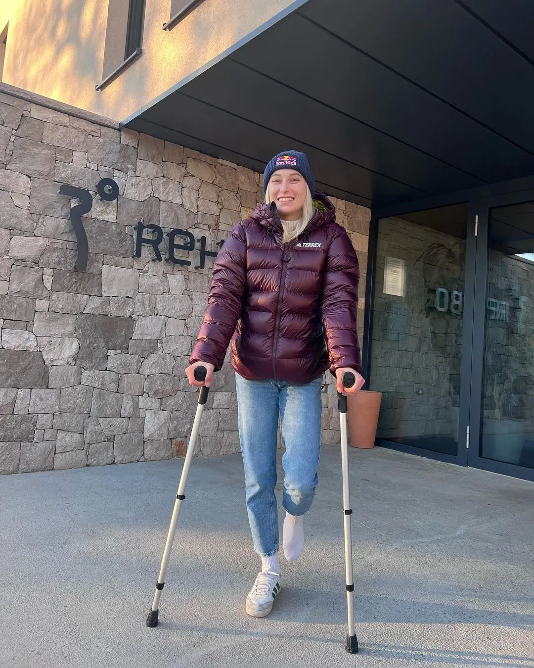 Янья Гарнбрет, без пребільшення, найкраща спортсменка-скелелазка усіх часів, нещодавно зламала великий палець лівої ноги під час тренування. 