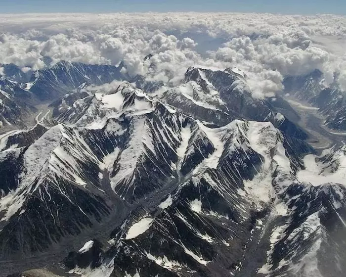 Гіндукуш (Hindu Kush) на кордоні Афганістану та Пакистану. Photo: Skarducity