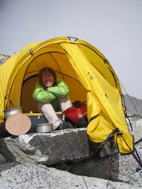 Доктор Моніка Піріс ( (Monica Piris / MBChB, Dip. Mountain Medicine)