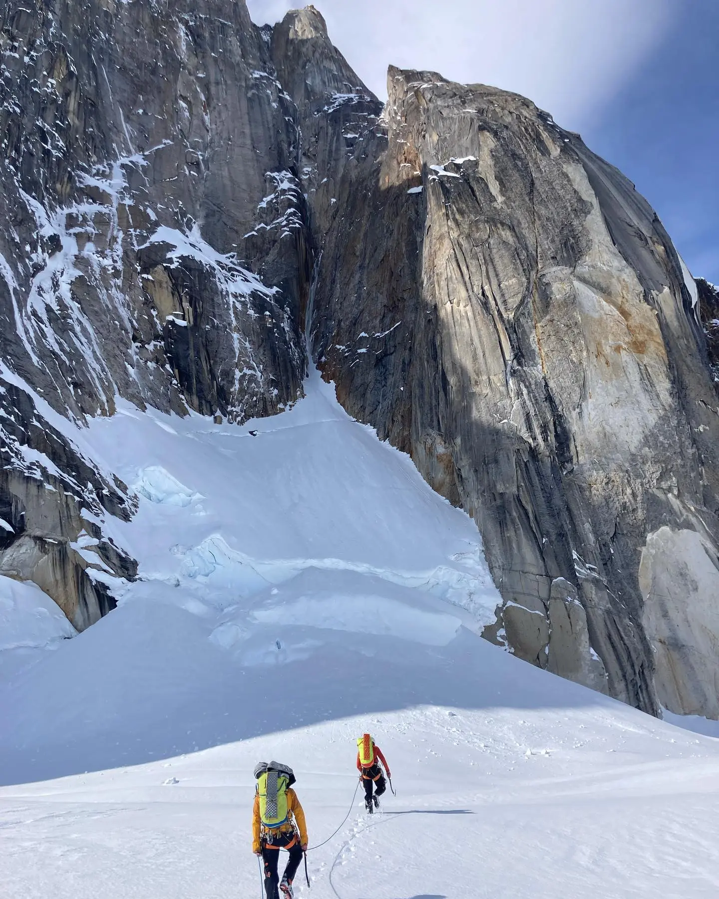 На маршруті  „Blood from the Stone” (5.9 A1 M7 AI6+ X, 1500 метрів) на гору Дікі (Mount Dickey, 5250 метрів) на Алясці. Фото Matt Cornell