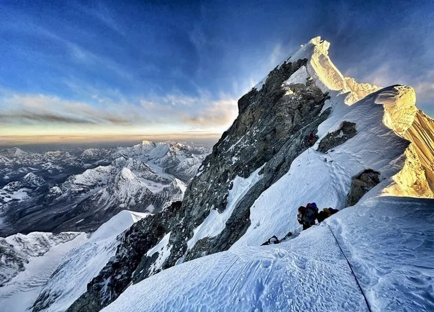Передвершинна зона на Евересті. Фото Kenton Cool