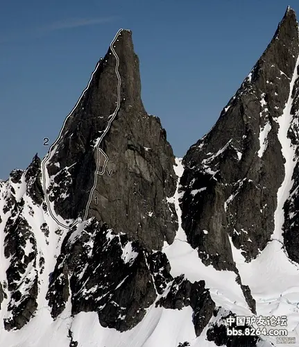 південно-східна стіна гори Burkett Needle (South-East face of Burkett Needle 3049 м, Аляска). Французький маршрут під №1