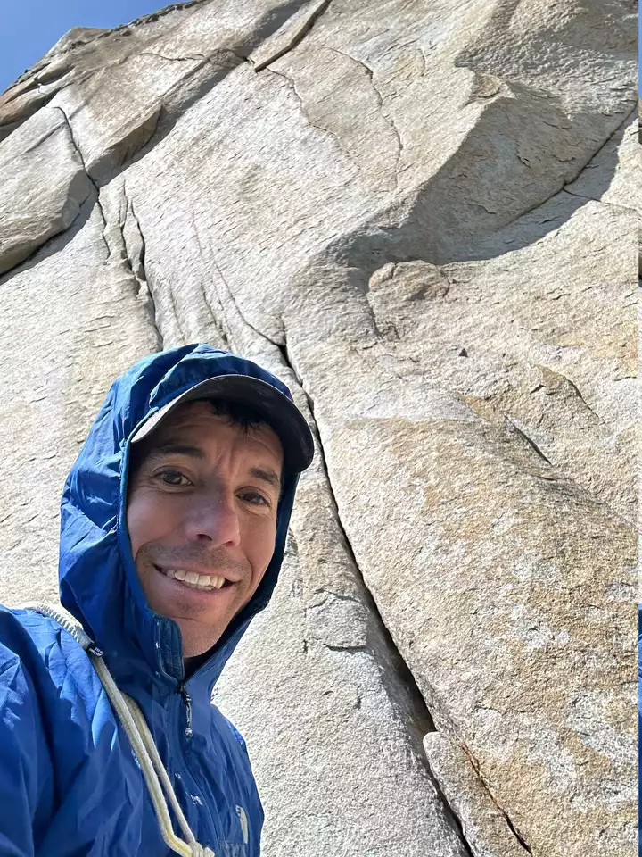 Алекс Гоннольд (Alex Honnold) на маршруті Salathe Wall на скелі Ель-Капітан (El Capitan) у національному парку Йосеміті. Фото Alex Honnold