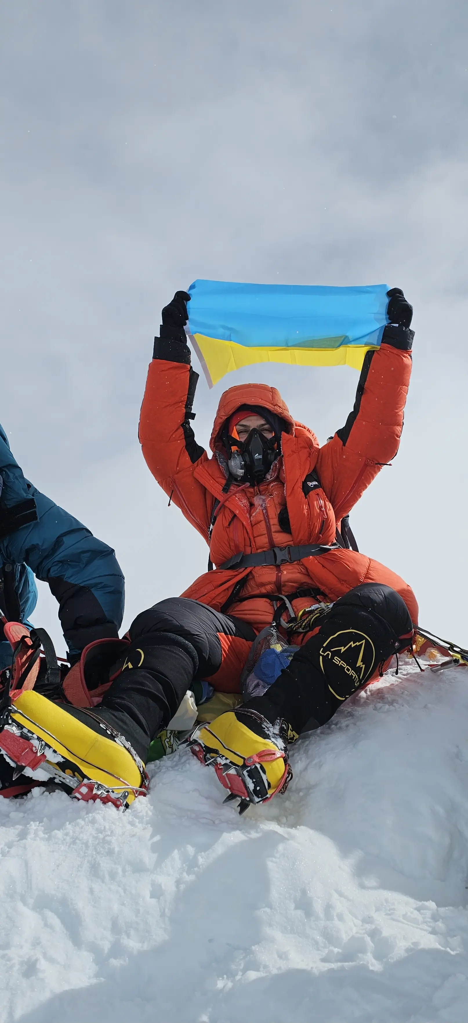 Алевтина Ковальчук (м. Буча, Київської області) на вершині Евересту. 19 травня 2024 року. Фото Валентин Сипавін