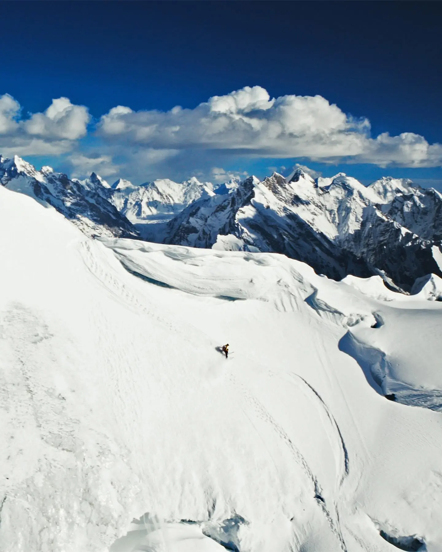 Перший гірськолижний спуск з вершини Великої Вежі Транго (The Great Trango Tower). Фото The North Face 